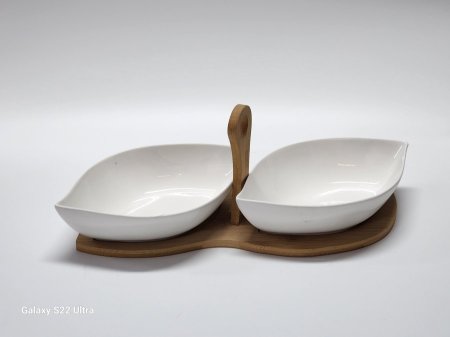 صحن بورسلان ابيض قاعدة خشب