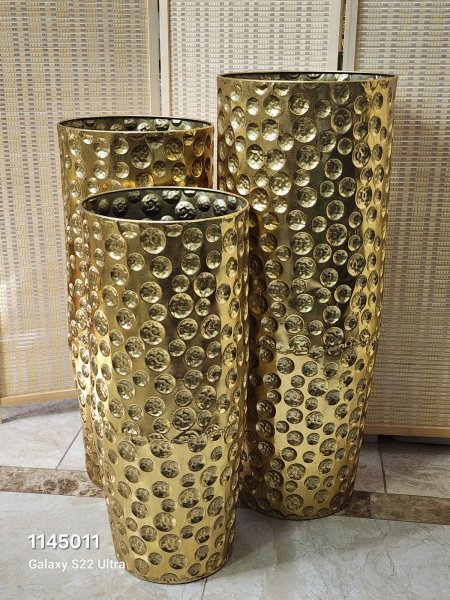 قوار معدن لون نحاسي طويل