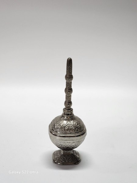 قنية عطر نحاس