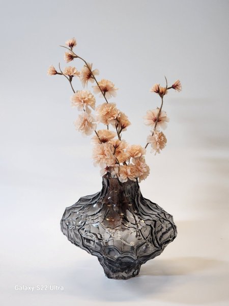 مزهرية زجاج  دملاج اسود