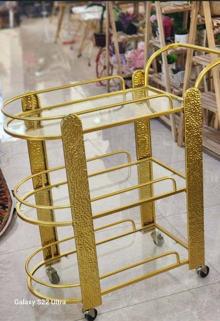 عربة ضيافة زجاج 3 طبقات اطار معدن ذهبي