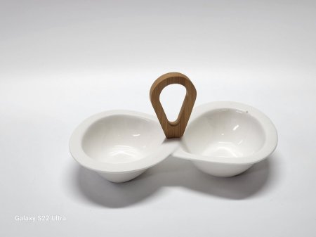 صحن بورسلان ابيض مقطع يد خشب