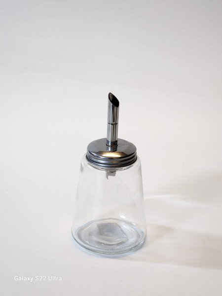 قنية زيت زجاج