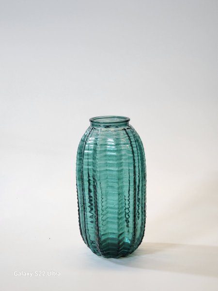 مزهرية زجاج طويلة