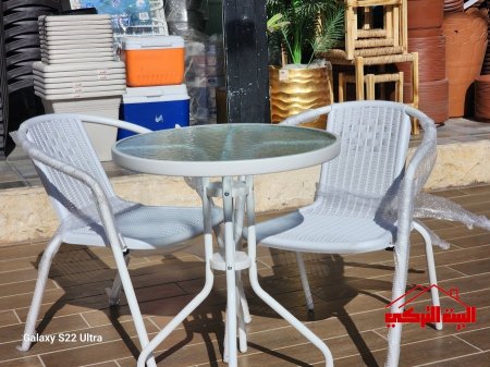 طقم طاولة وجه زجاج +2 كرسي معدن مطلي