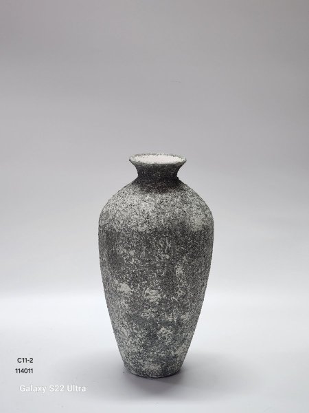 مزهرية حجر رمادي ملمس خشن