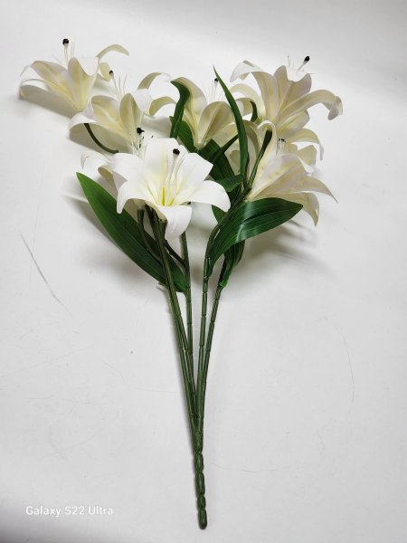 ضمة ورد زنبق