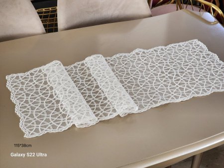 رنر طاولة قماش ابيض مخرم 115*38سم