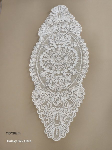 رنر طاولة قماش ابيض مخرم 110*36سم