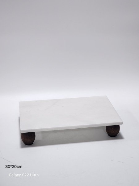 صينية ديكور رخام ابيض ارجل خشب 30*20سم