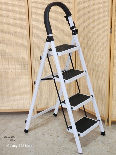 سلم 4درجات معدن مطلي 125سم