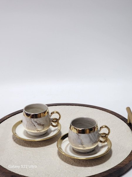 طقم فناجين ابيض مموج بيج 12+12صحن