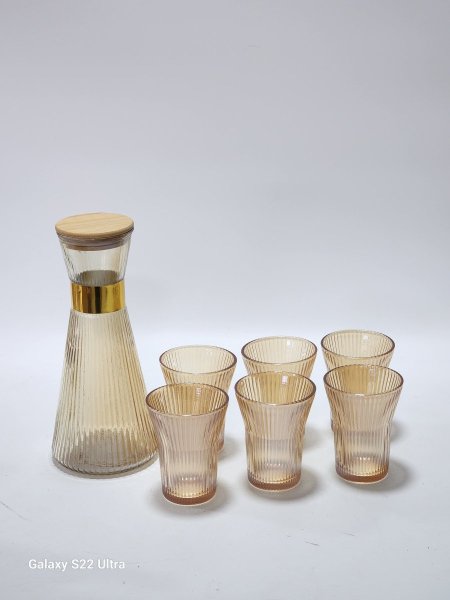طقم ابريق زجاج عسلي غطاء خشب +6كاسات