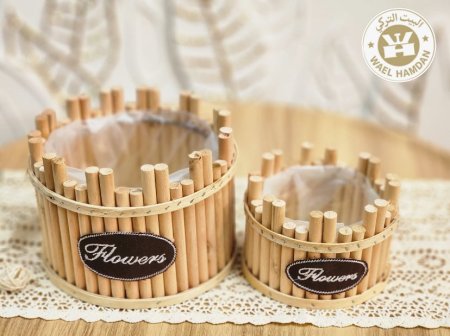 قوار ورد خشب بحجمين مختلفين