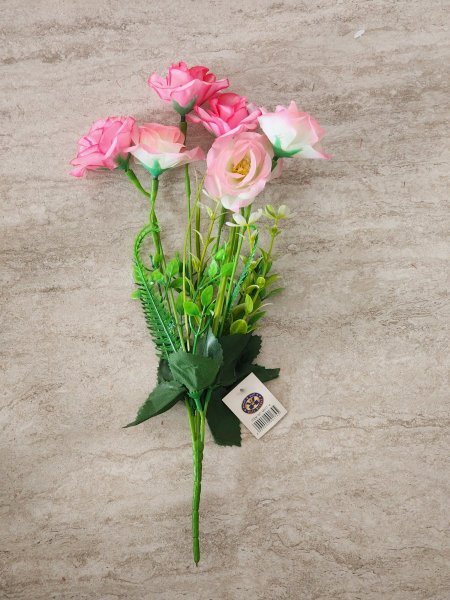 ضمة ورد جوري صغير