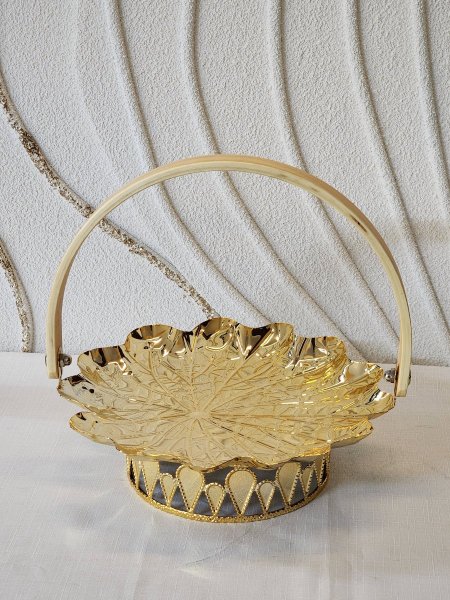 مضيفة بيوتر يد خشب