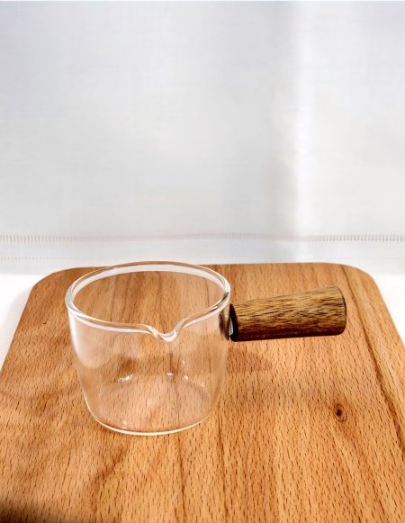 صحن صوصات ميني مع يد خشب