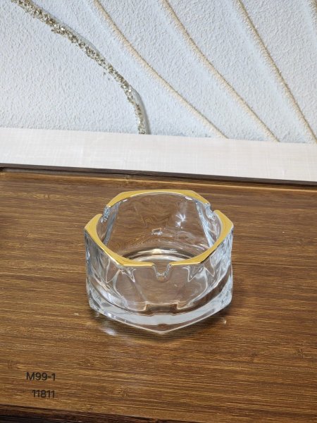 مكتة زجاج حز ذهبي