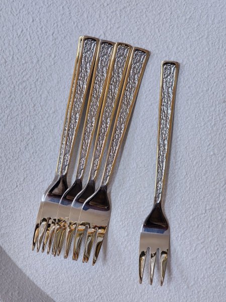 شوك ستانلس ستيل حز ذهبي /6 صغير