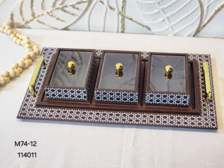 صينية خشب مع  3 مضايف غطاء اكريلك