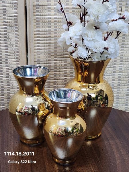 مزهرية زجاج ذهبي طويلة