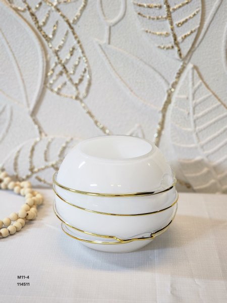مزهرية زجاج ابيض طوق ذهبي