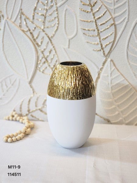 مزهرية زجاج طويلة