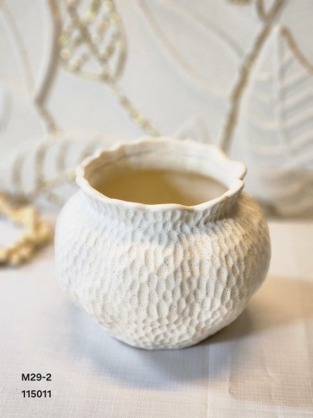 مزهرية جبصين ابيض