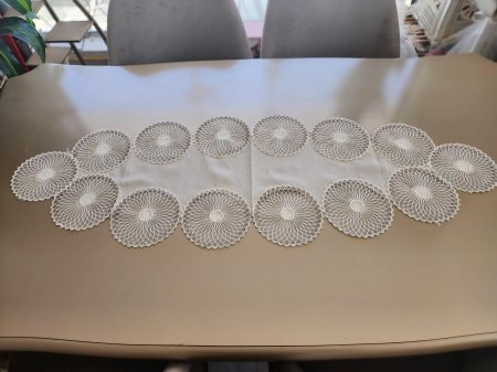 رنر طاولة قماش اطار دانتيل