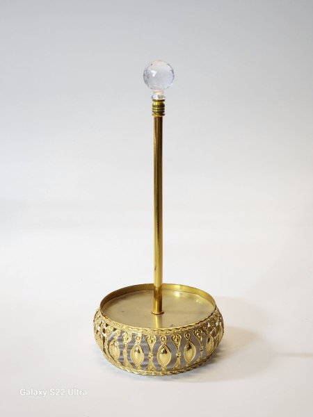 حمالة محارم معدن مطلي ذهبي