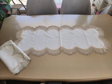 رنر طاولة قماش اطار دانتيل