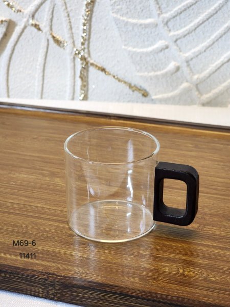 فنجان قهوة يد خشب