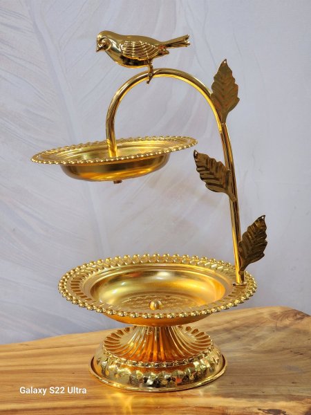 مضيفة طابقين بيوتر