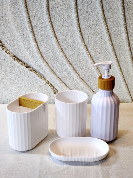 طقم سائل صابون 4قطع بلاستيك مقوى