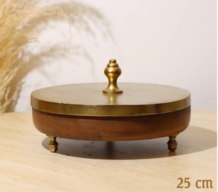 مضيفة خشب هندي 25سم مع غطاء وارجل نحاس هندي