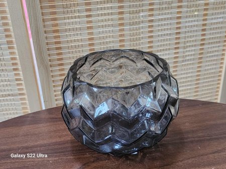 مزهرية زجاج دملاج اسود