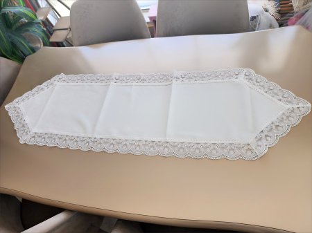 رنر طاولة قماش اطار دانتيل