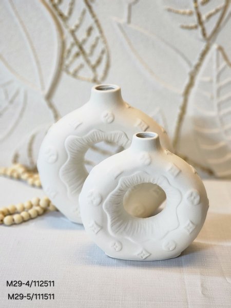 طقم مزهريات شكل دونت مرسم