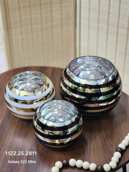 مزهرية زجاج مخطط